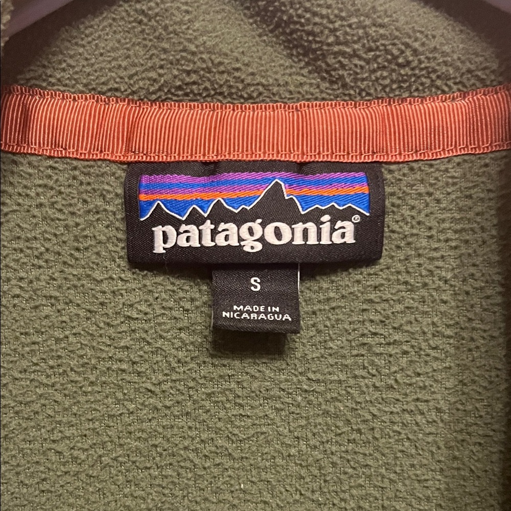 Patagonia Women's Green and Tan Fleece Pullover - Picture 2 of 13
